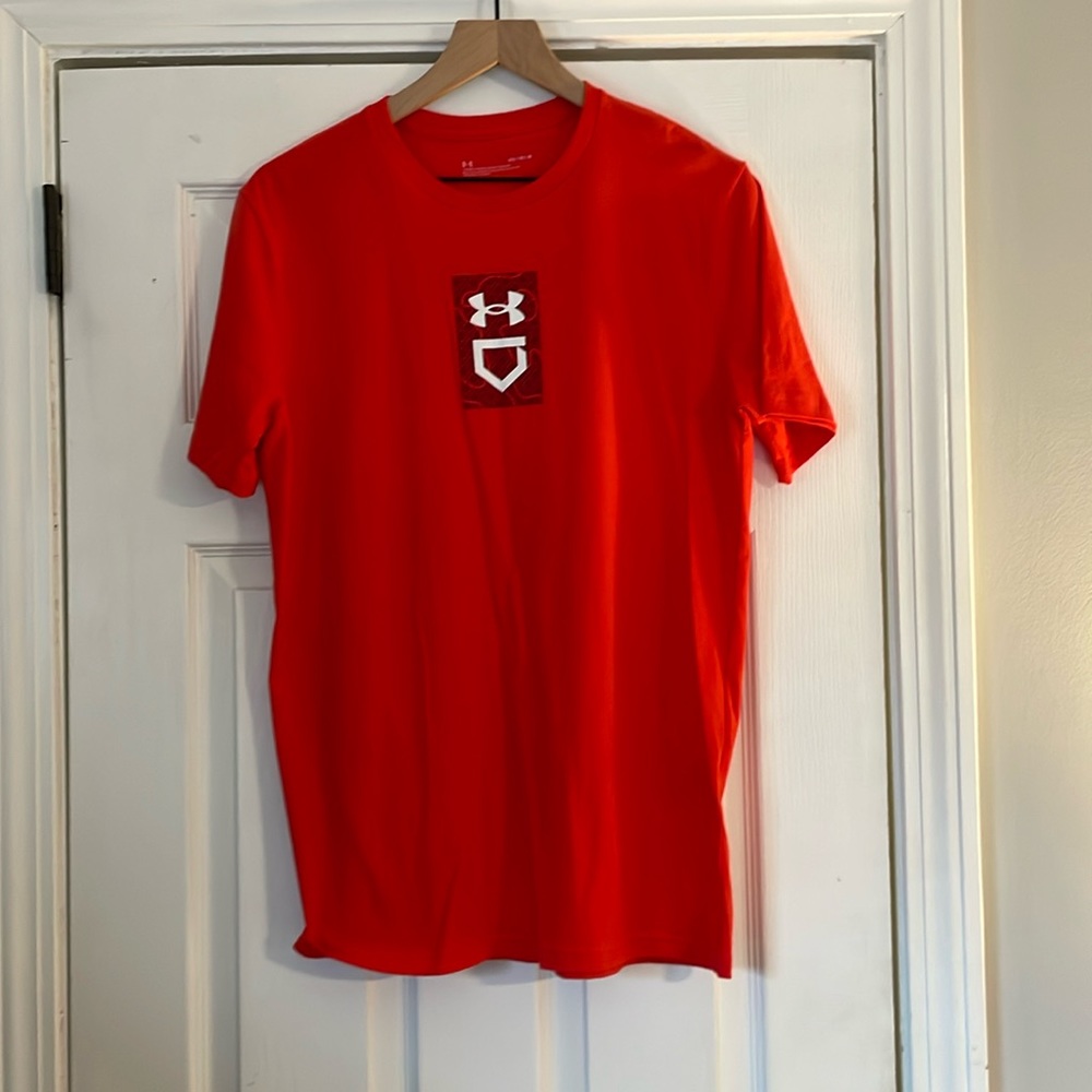 Under armor T-shirt size medium - NWOT